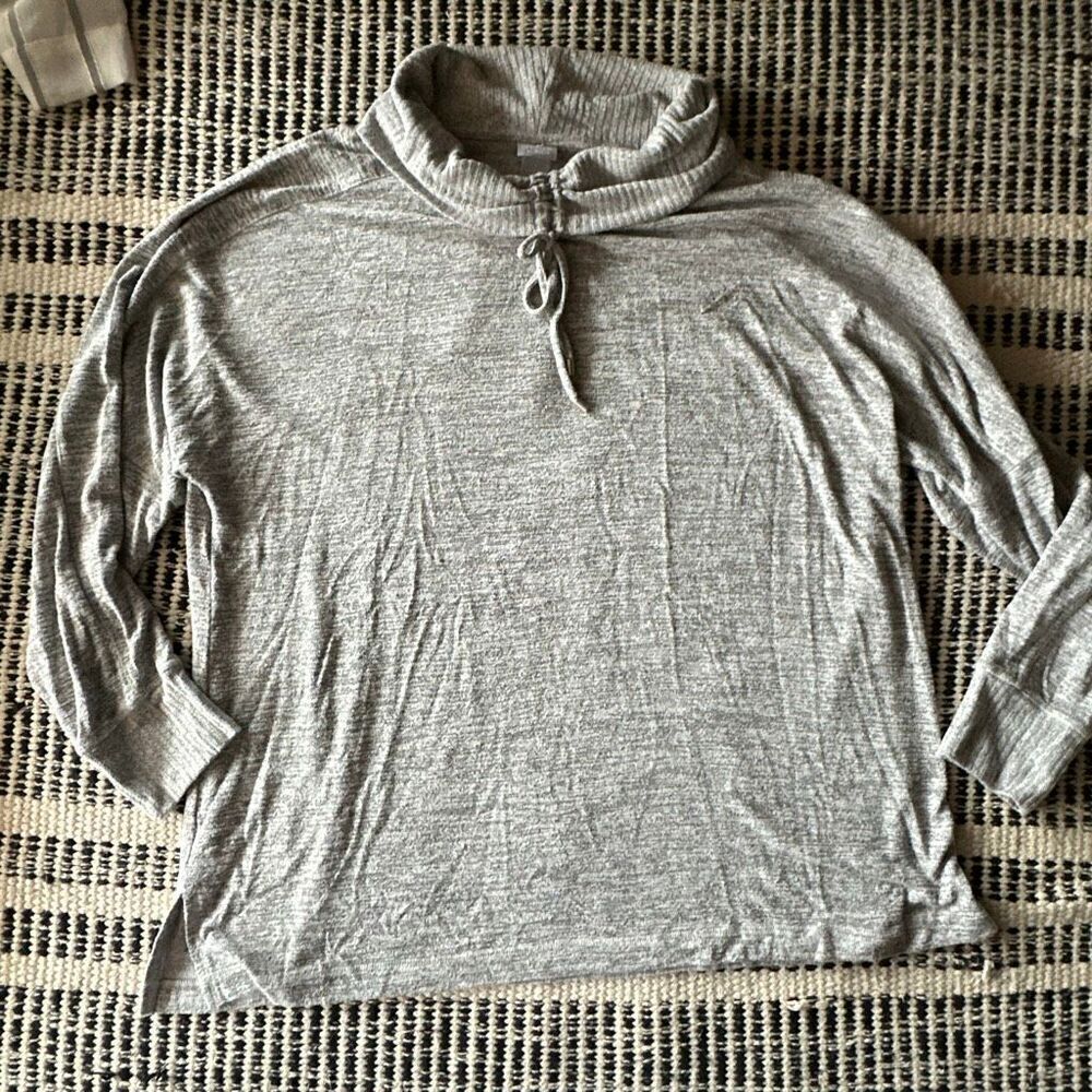 Chico’s Zenergy Size 3 (XL) cowl Neck Pullover blouse heather grey